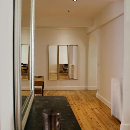 Apartment Spacieux Et Renove Au Coeur De Biarritz, A Deux Pas De La Et Des Commerces - Fr-1-239-802 Biarritz