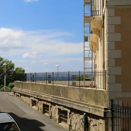 Apartment Spacieux Et Renove Au Coeur De Biarritz, A Deux Pas De La Et Des Commerces - Fr-1-239-802 *